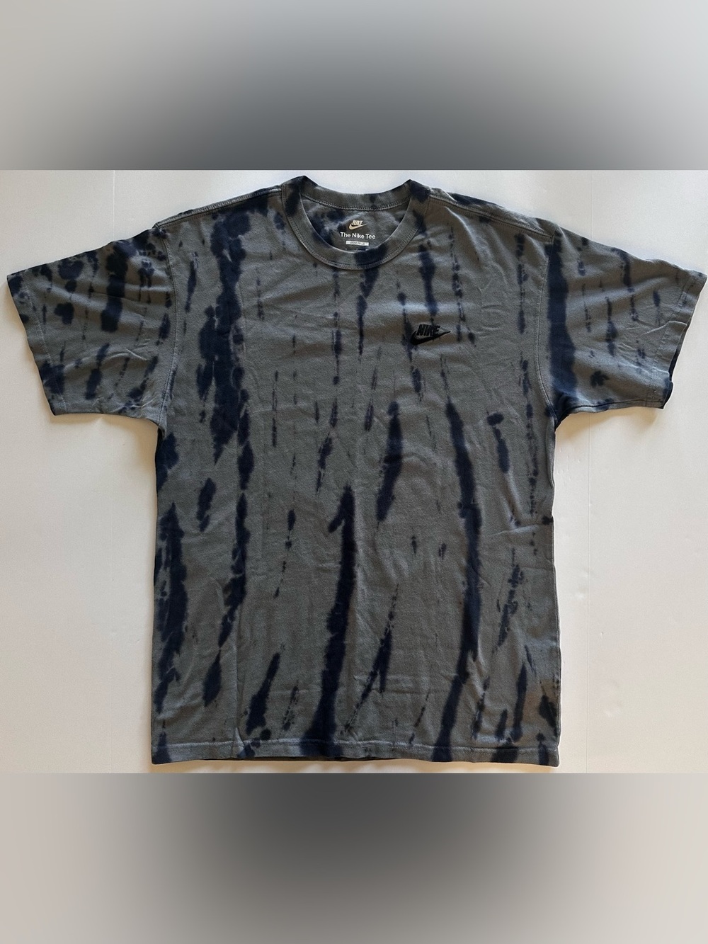 Nike The Nike Tee Loose Fit Acid Wash T Shirt Men’s S Grey